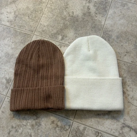 Carhartt Cream Cuffed Beanie & Wild Fable Brown Ribbed Beanie Set - Picture 2 of 4